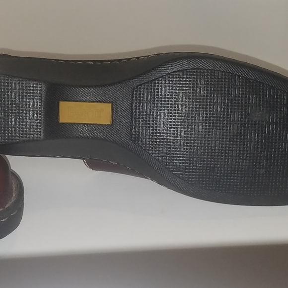 Born Leather Clogs, Women's Size 7. - Picture 7 of 7